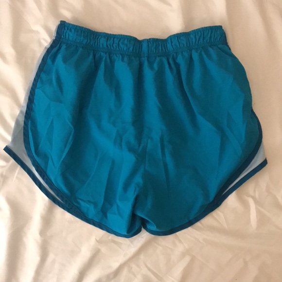 Nike running shorts - Picture 4 of 4